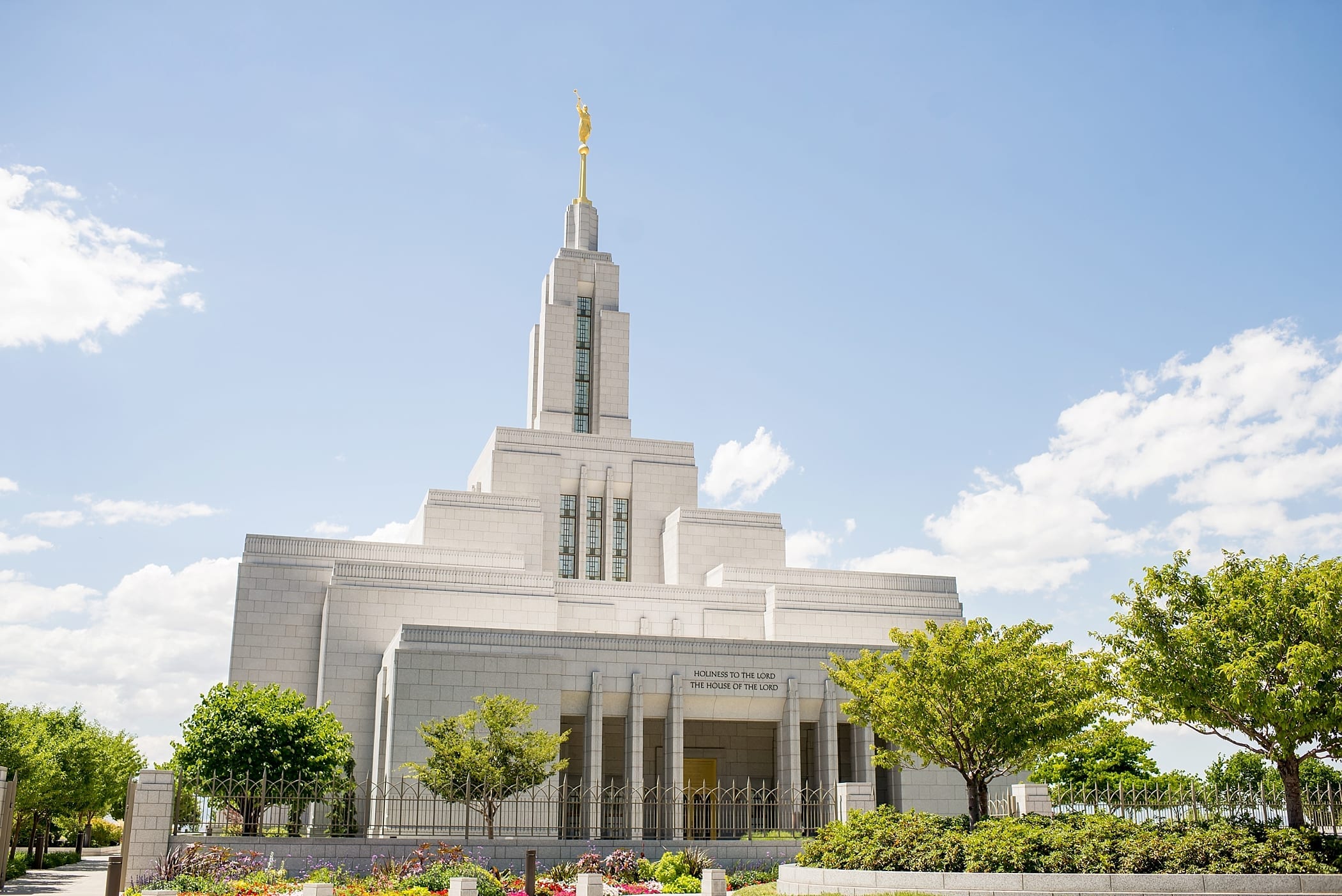 Draper LDS temple Wedding by Michelle & Logan Photo+Films