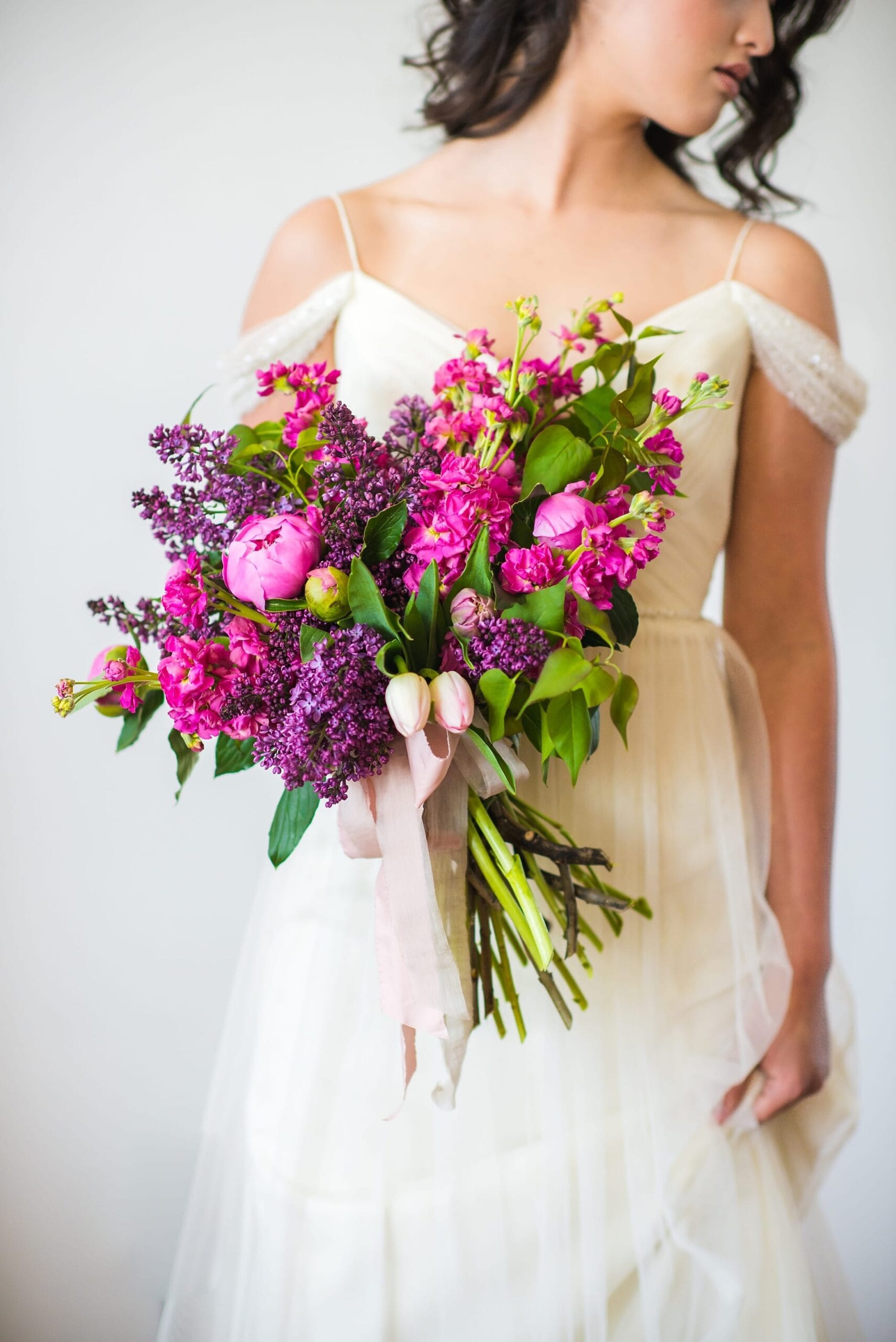 2016 wedding trend bouquets- loose and flowy photographed by MIchelle & Logan_0007
