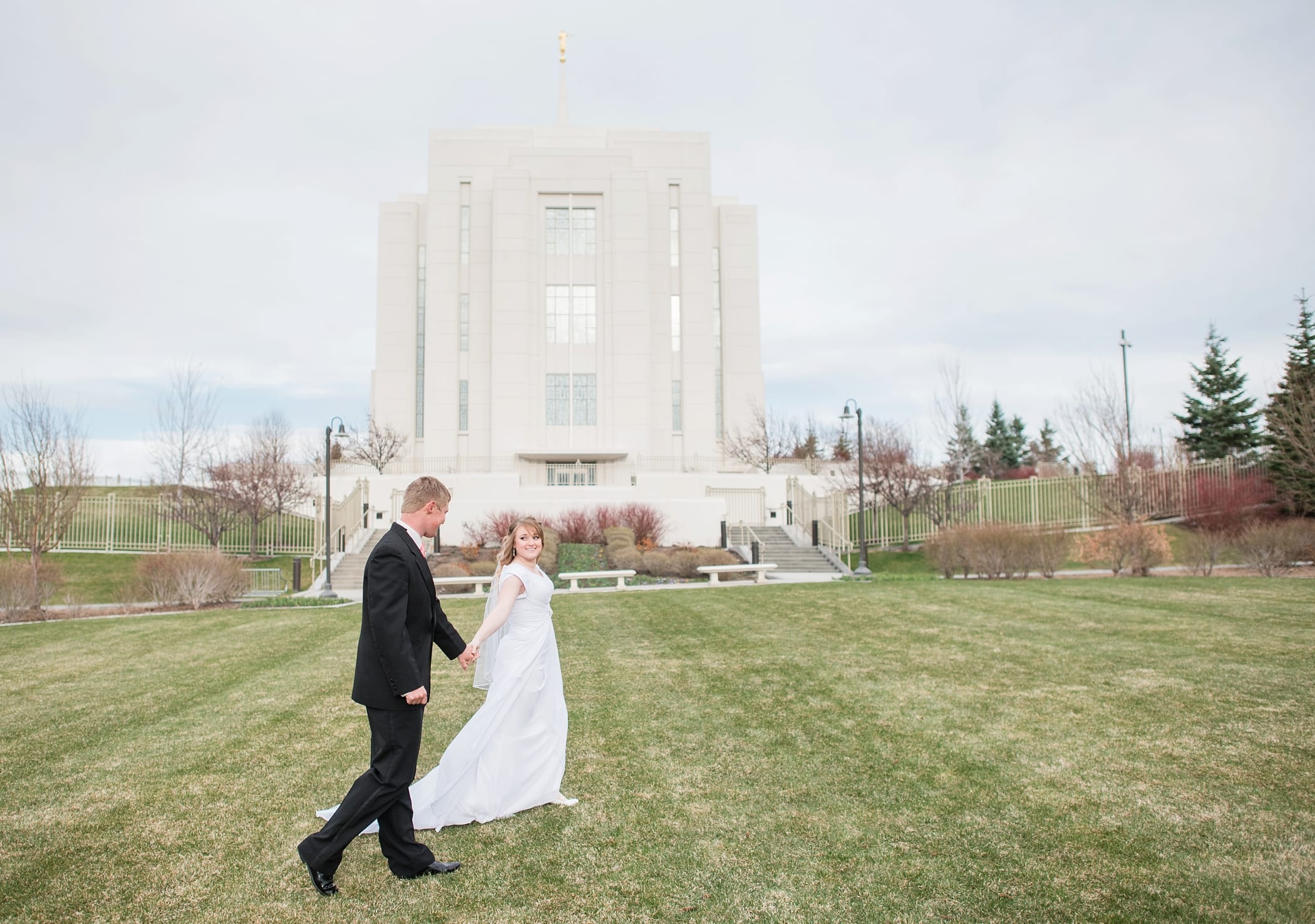 Rexburg Idaho LDS Temple Bridals by Michelle & Logan_0033