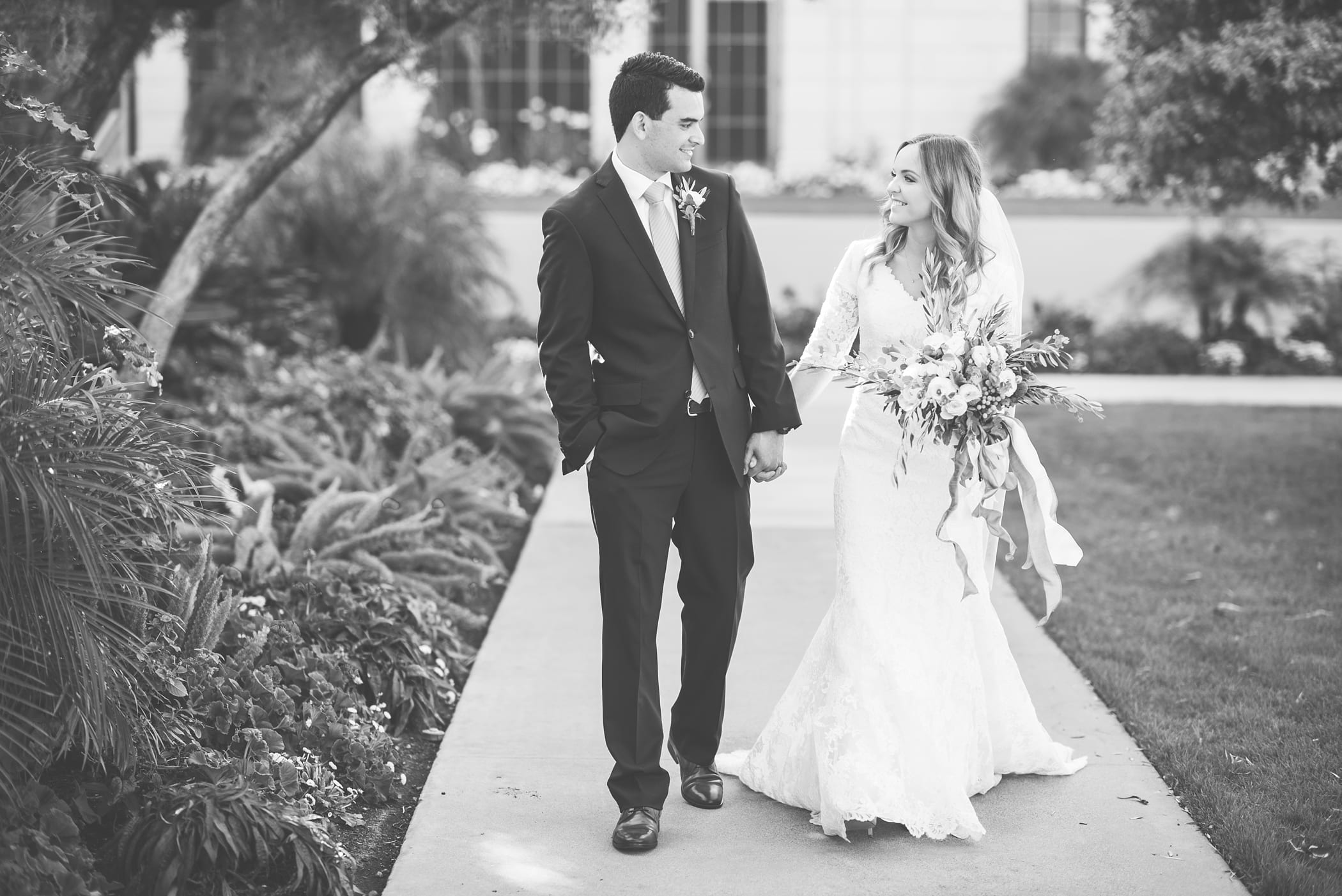 Mesa Arizona Wedding Photographer | Michelle & Logan | Mesa LDS Temple 