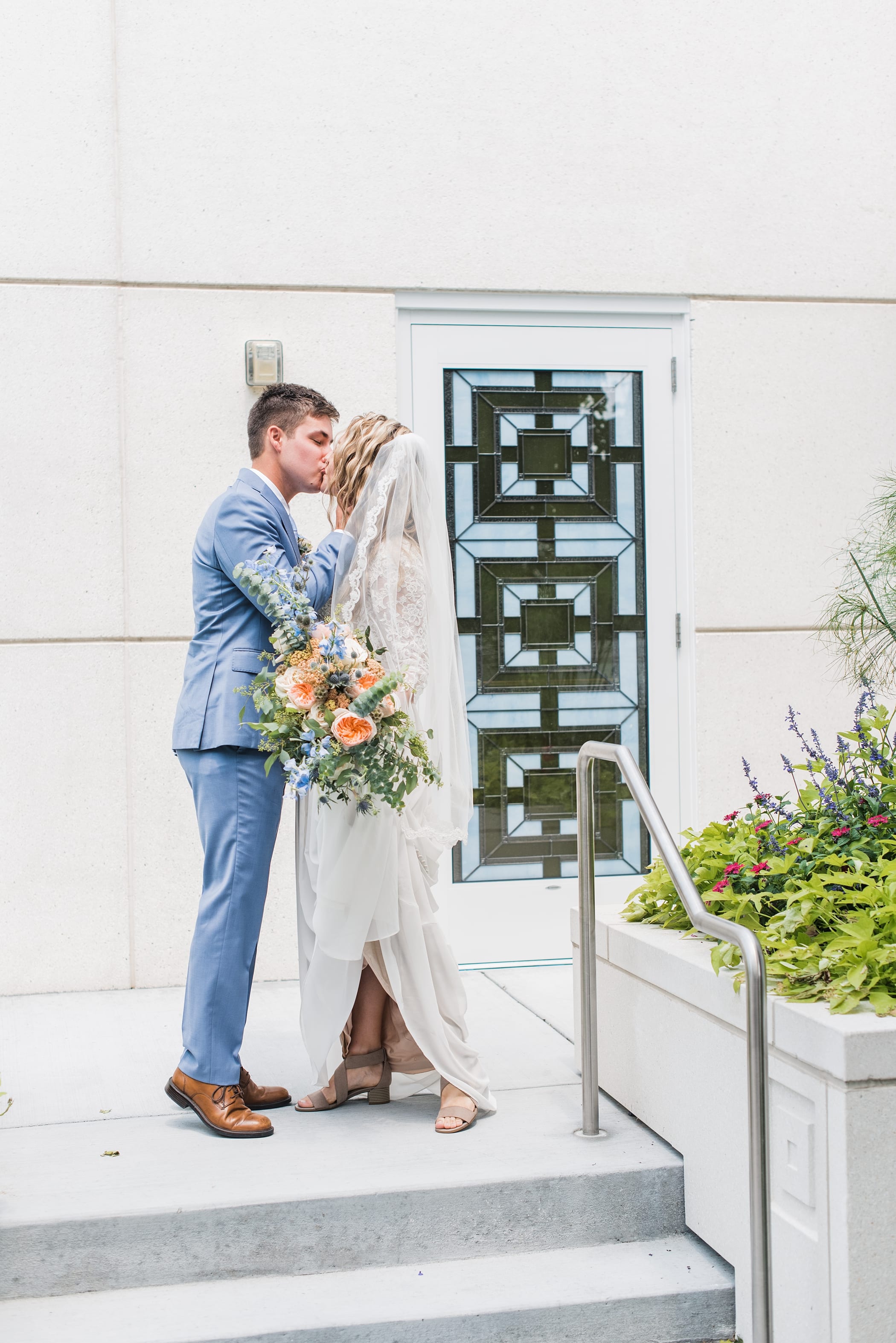 Summer Wedding | Idaho Falls LDS Temple | Dusty Blue and peach wedding | Michelle & Logan Photo & Films 