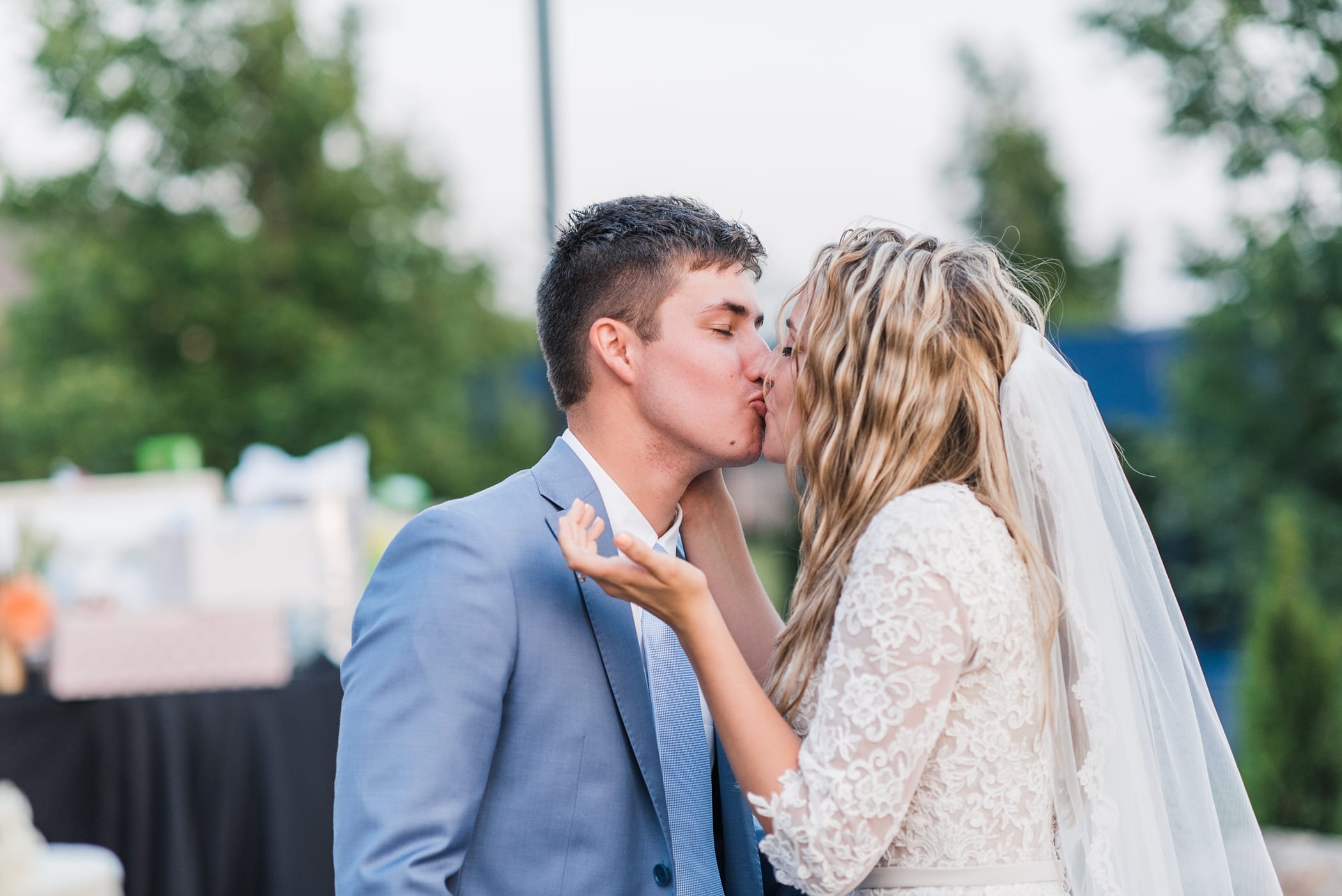 Idaho Summer wedding and outdoor reception | Idaho Falls LDS Temple | Dusty Blue and peach wedding | Michelle & Logan Photo & Films 