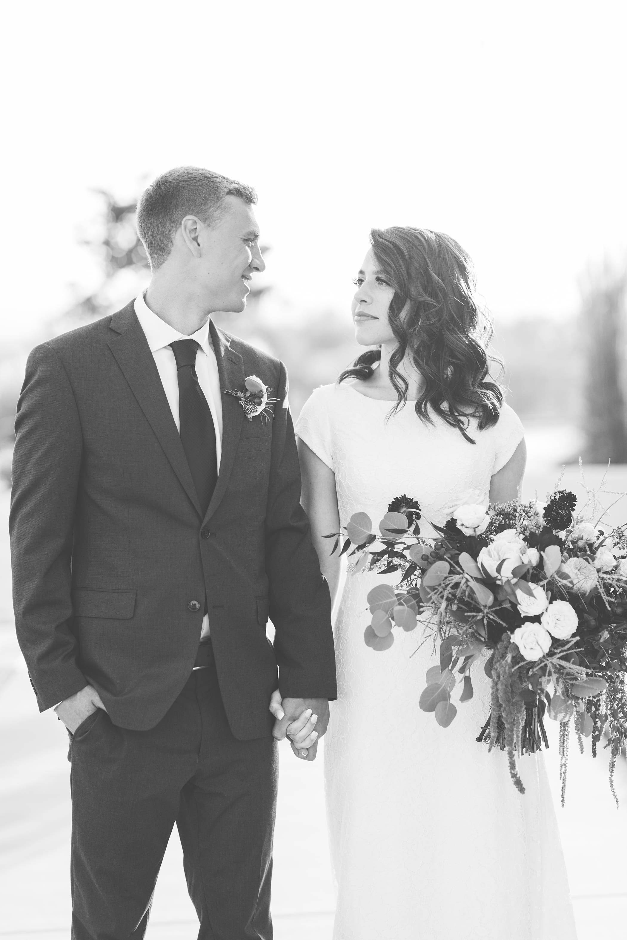 Navy and blush summer wedding at Meridian Idaho Temple by Michelle & Logan