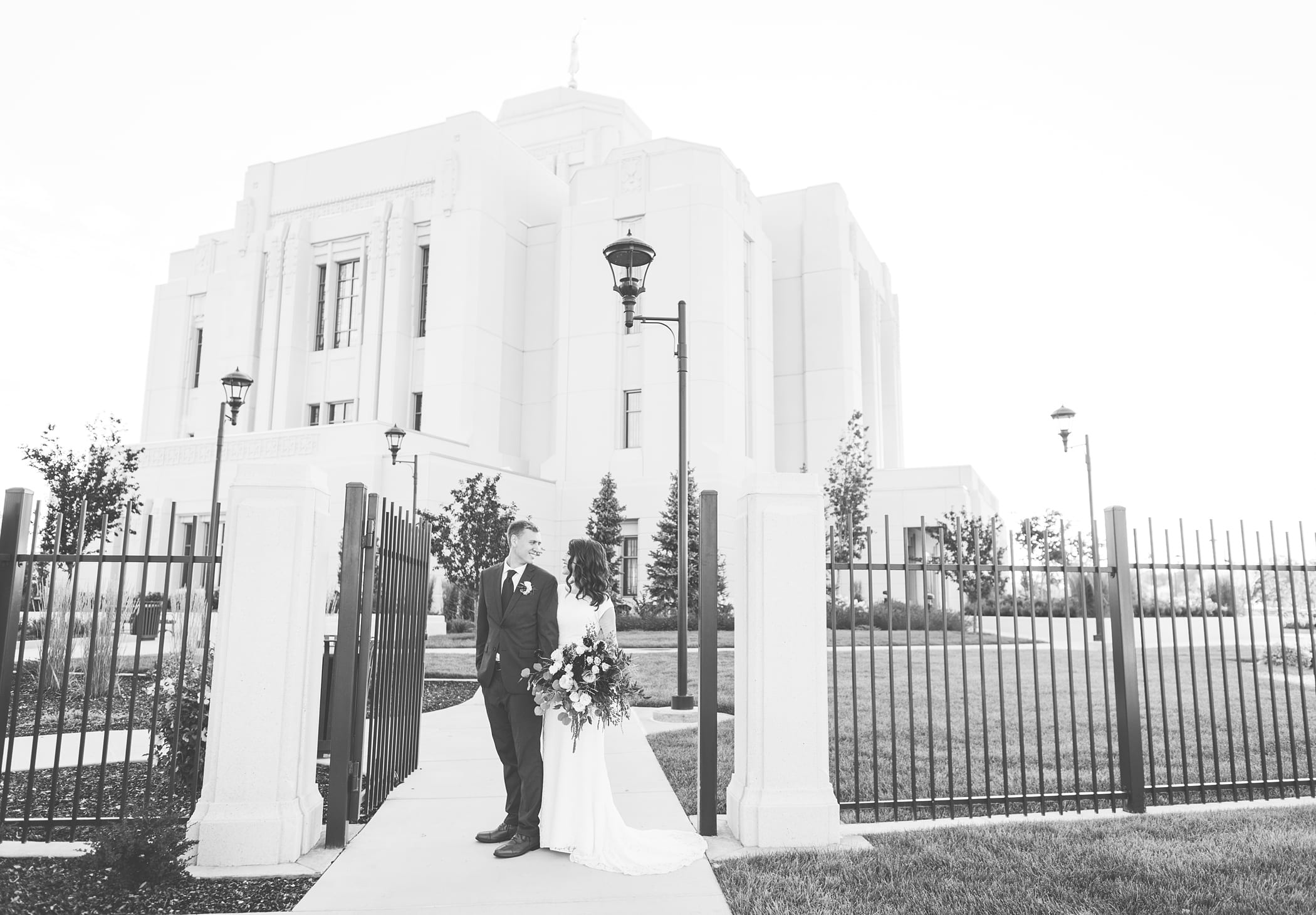 Navy and blush summer wedding at Meridian Idaho Temple by Michelle & Logan
