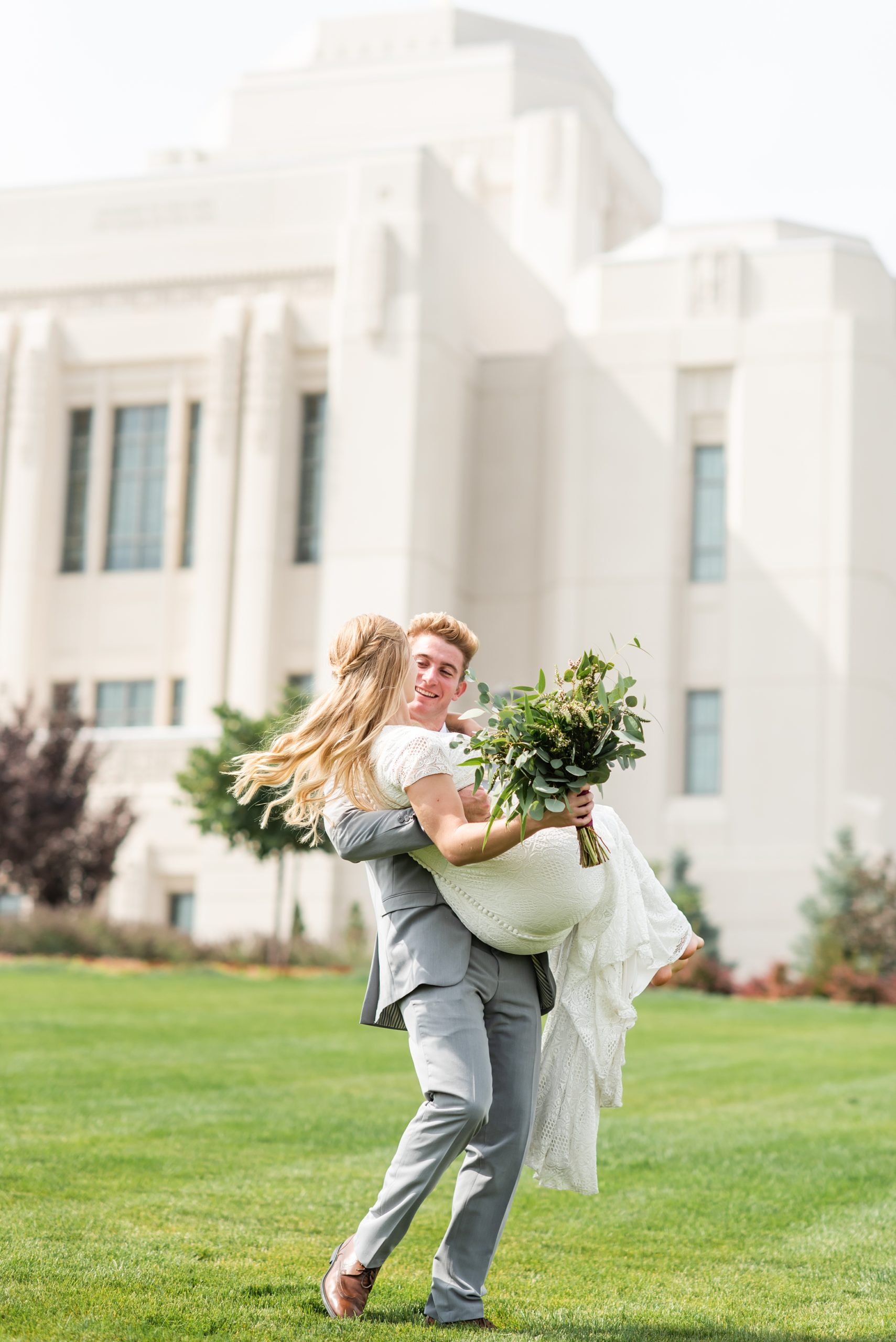 Meridian Temple Bride and Groom Pictures